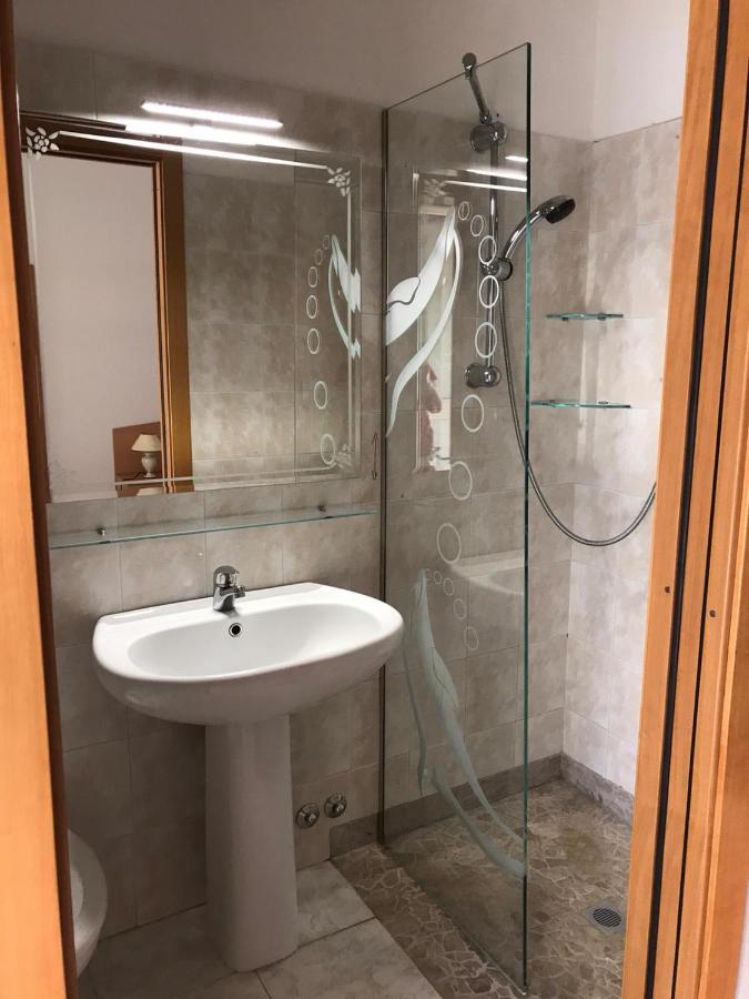 Villa Monica Appartamenti В'єсте Екстер'єр фото