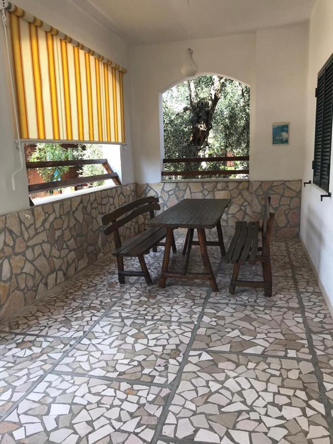 Villa Monica Appartamenti В'єсте Екстер'єр фото