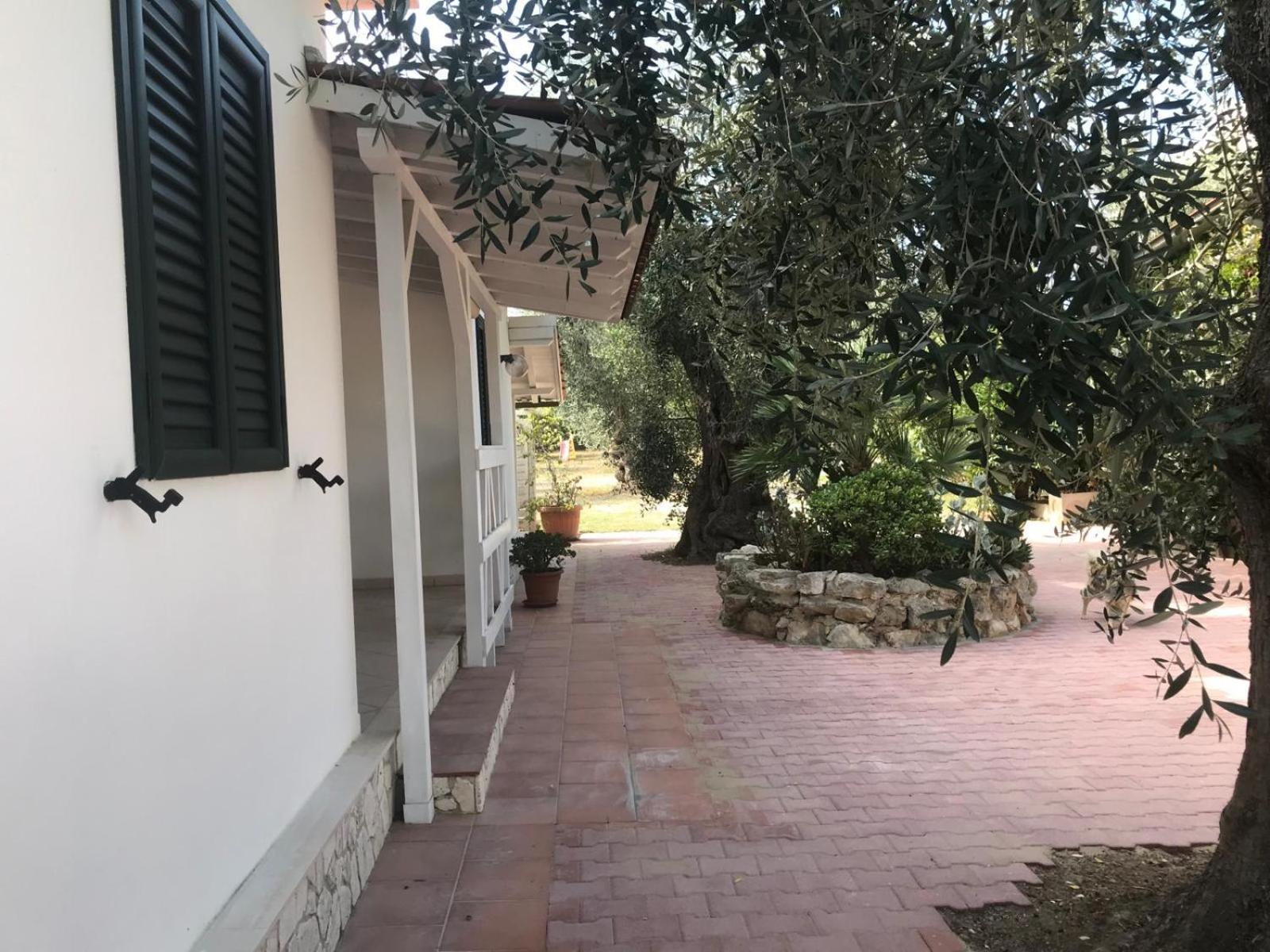 Villa Monica Appartamenti В'єсте Екстер'єр фото