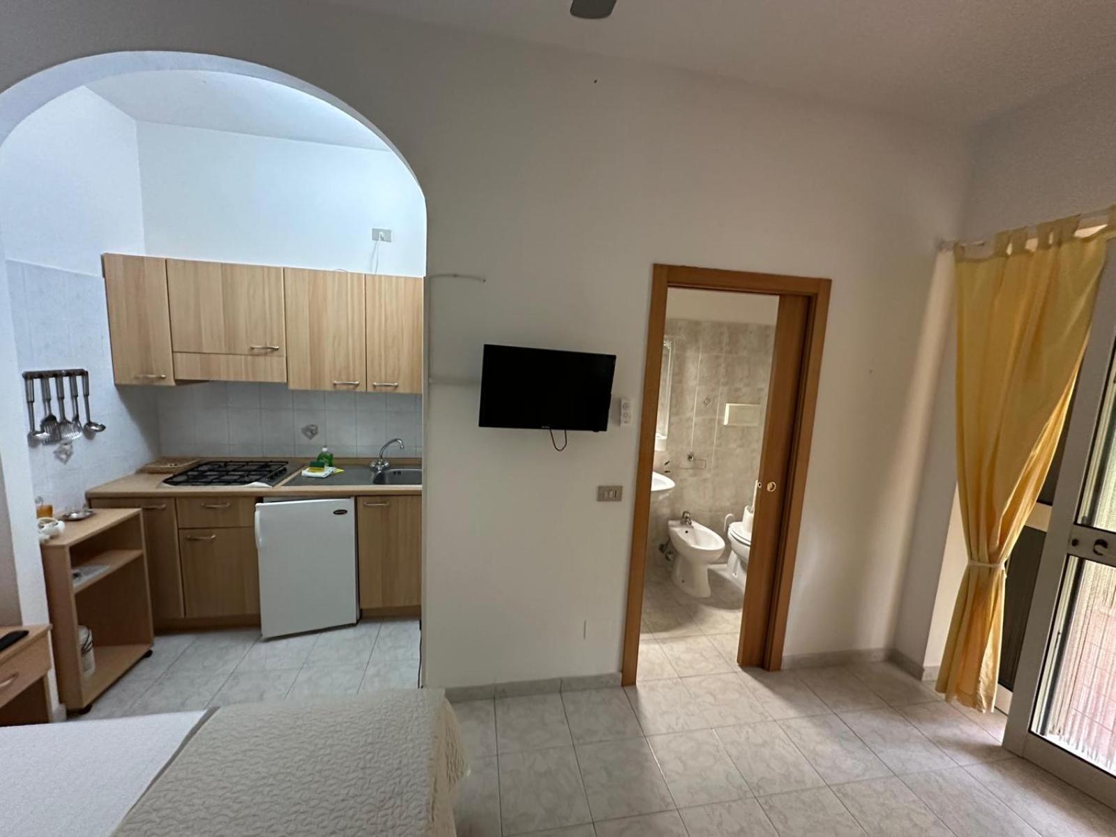 Villa Monica Appartamenti В'єсте Екстер'єр фото