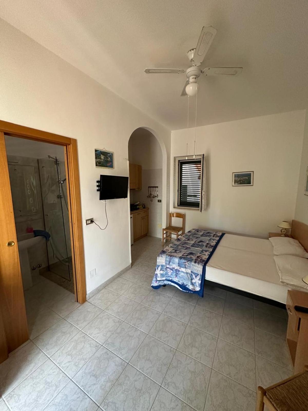 Villa Monica Appartamenti В'єсте Екстер'єр фото