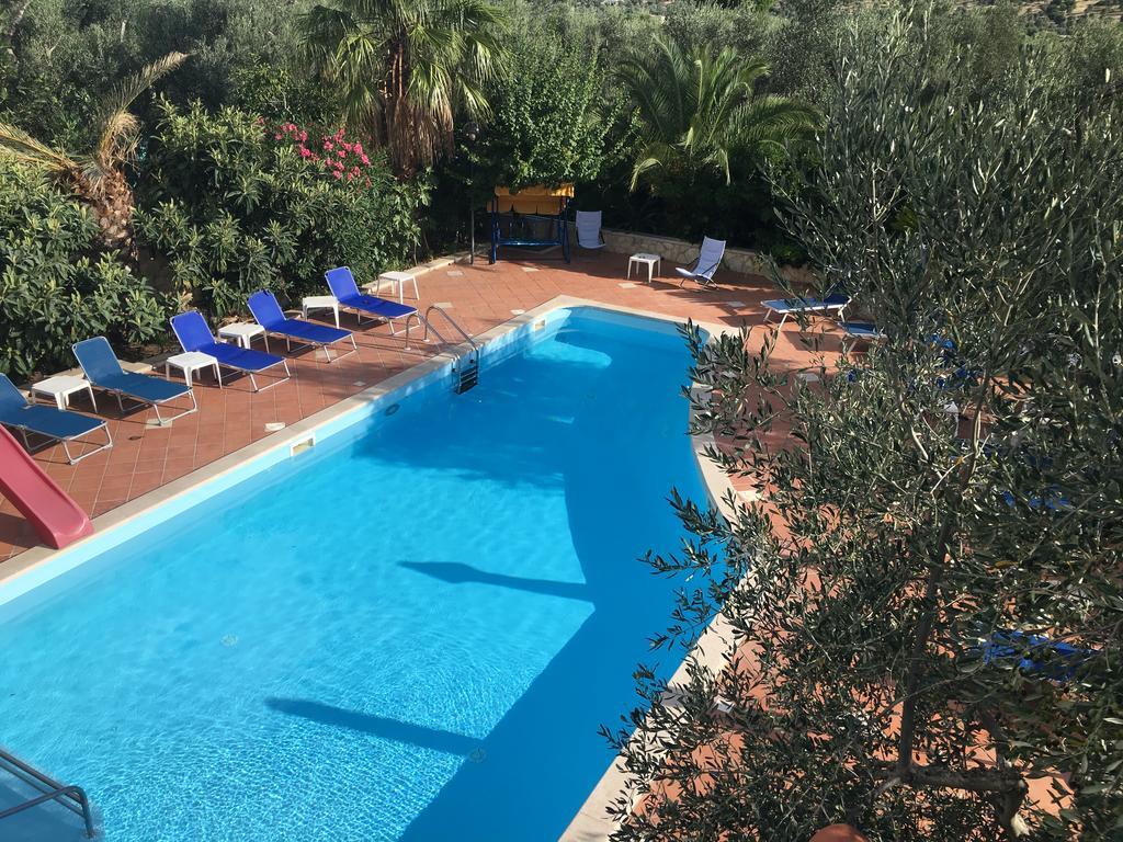 Villa Monica Appartamenti В'єсте Екстер'єр фото