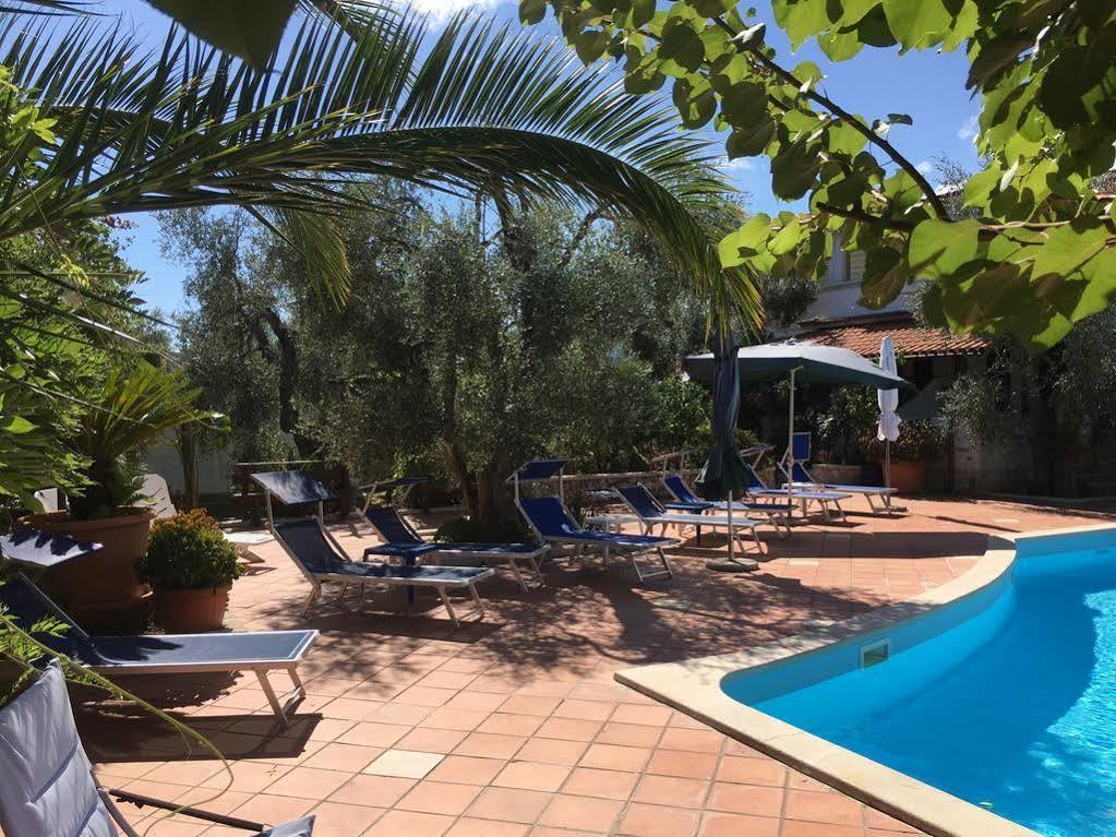 Villa Monica Appartamenti В'єсте Екстер'єр фото