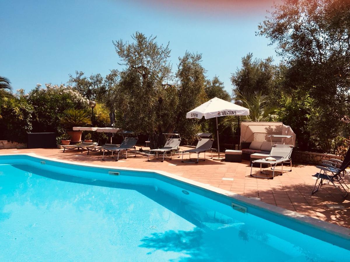 Villa Monica Appartamenti В'єсте Екстер'єр фото